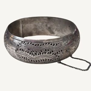 Vintage Tested 925 Sterling Silver Saigon Bangle Bracelet w/ Safety Chain